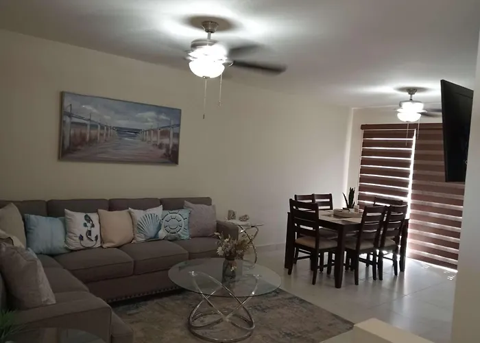 Brisas Del Mar Villa 3 Bedroom 2 Ba With Pool